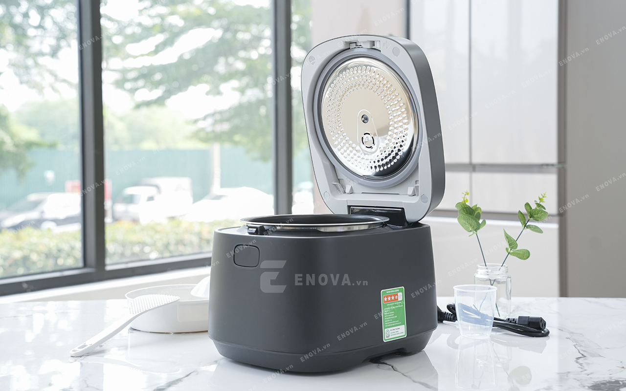 Nồi cơm điện cao tần Panasonic SR-HN151KRA