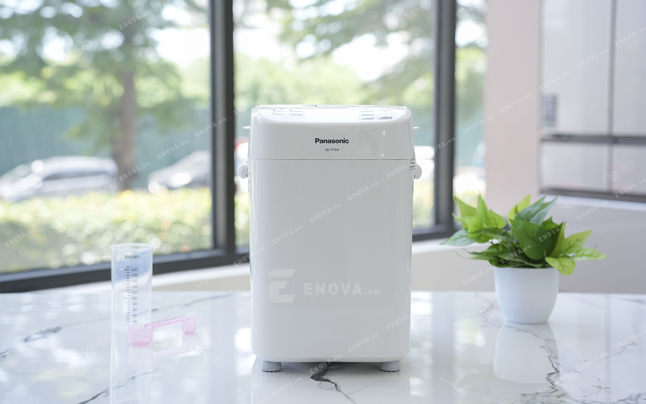 Máy làm bánh mì Panasonic SD-P104WRA