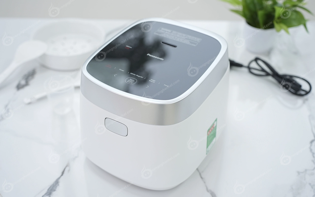 Nồi cơm điện cao tần Panasonic SR-HNS151WRA