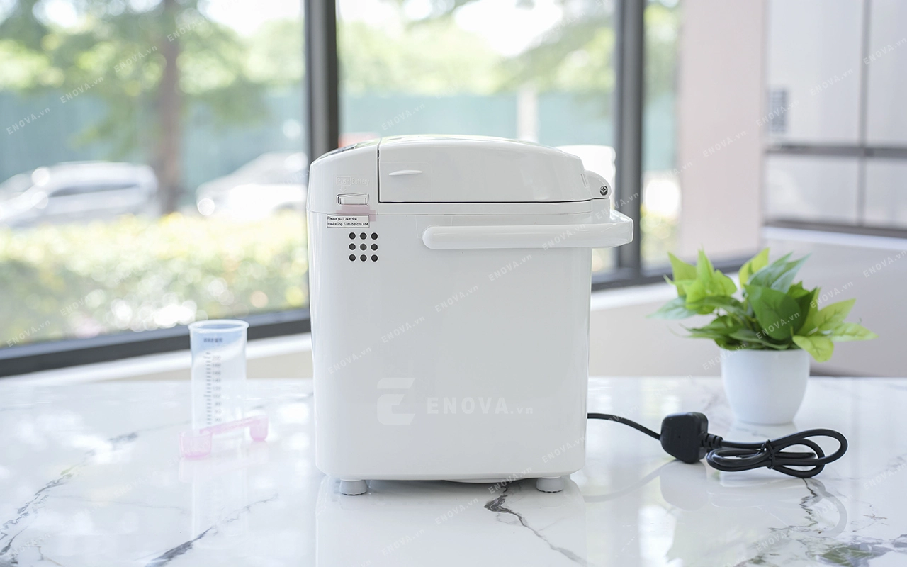 Máy làm bánh mì Panasonic SD-P104WRA