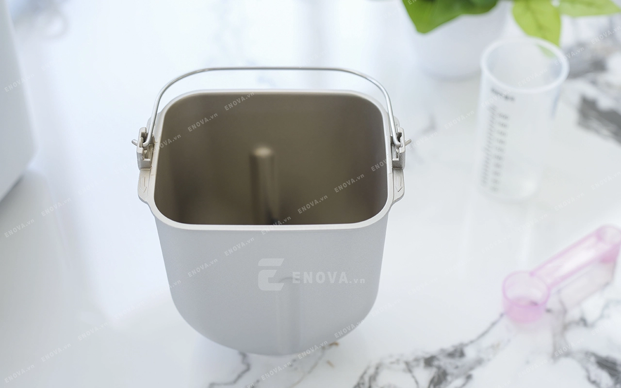 Máy làm bánh mì Panasonic SD-P104WRA