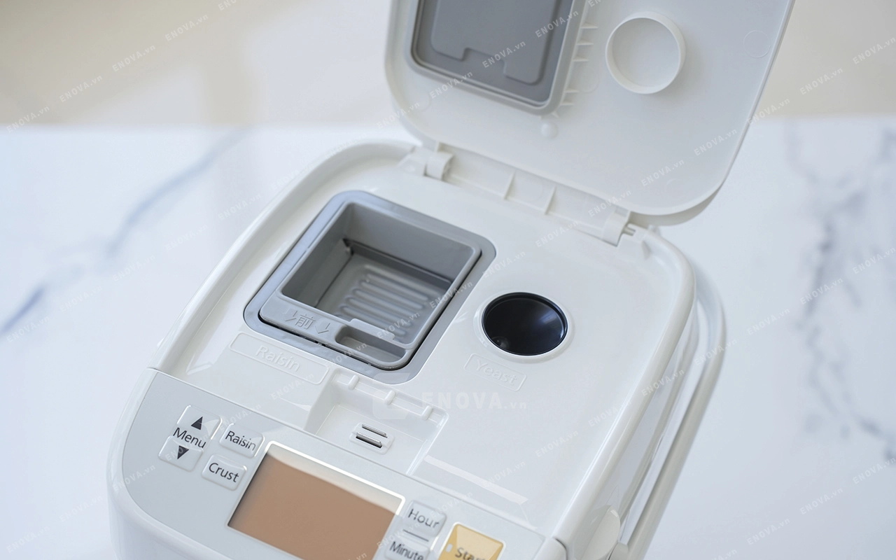 Máy làm bánh mì Panasonic SD-P104WRA