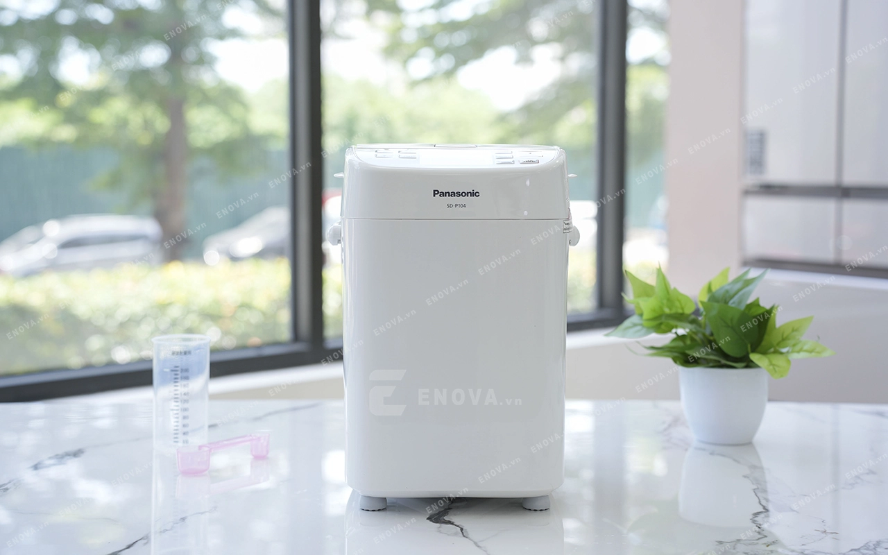 Máy làm bánh mì Panasonic SD-P104WRA