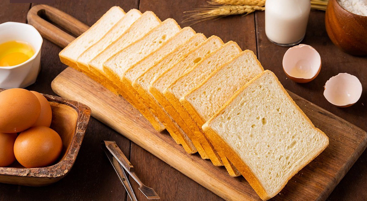 Máy làm bánh mì Panasonic SD-P104WRA