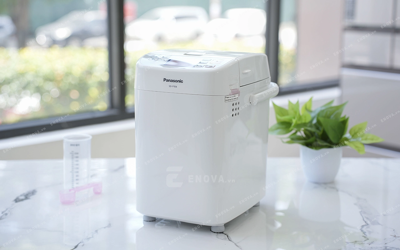 Máy làm bánh mì Panasonic SD-P104WRA